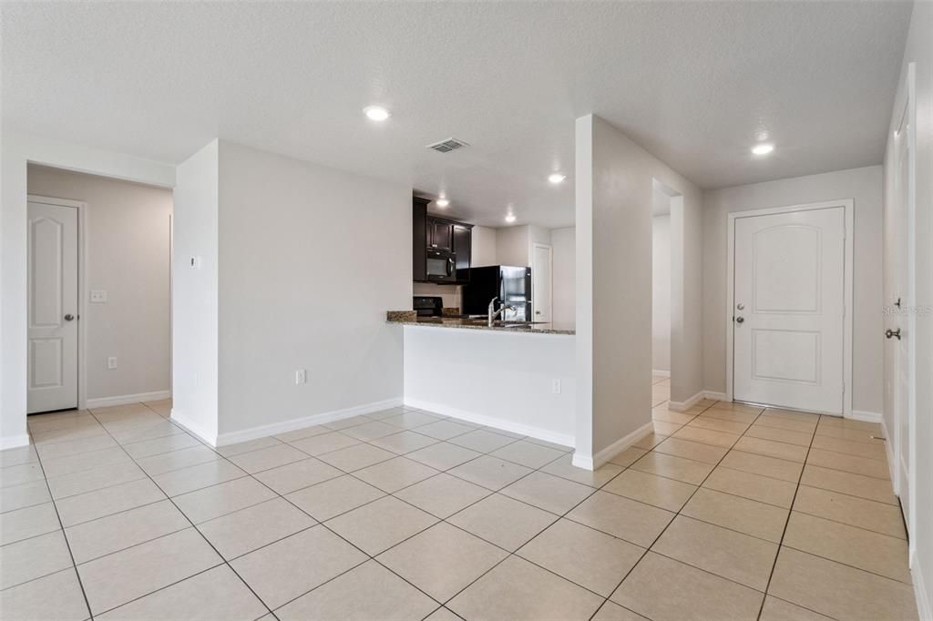 For Sale: $299,900 (3 beds, 2 baths, 1244 Square Feet)