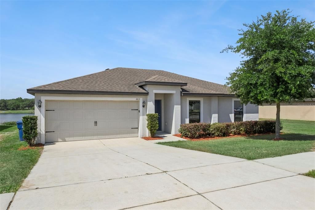 For Sale: $299,900 (3 beds, 2 baths, 1244 Square Feet)