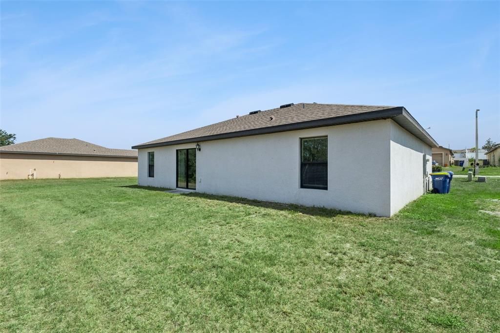 For Sale: $299,900 (3 beds, 2 baths, 1244 Square Feet)