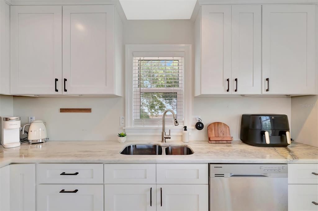 For Sale: $1,200,000 (4 beds, 3 baths, 2387 Square Feet)