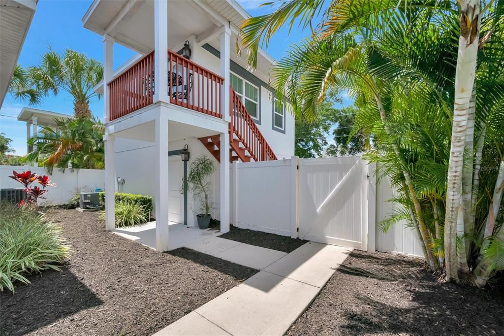For Sale: $1,200,000 (4 beds, 3 baths, 2387 Square Feet)