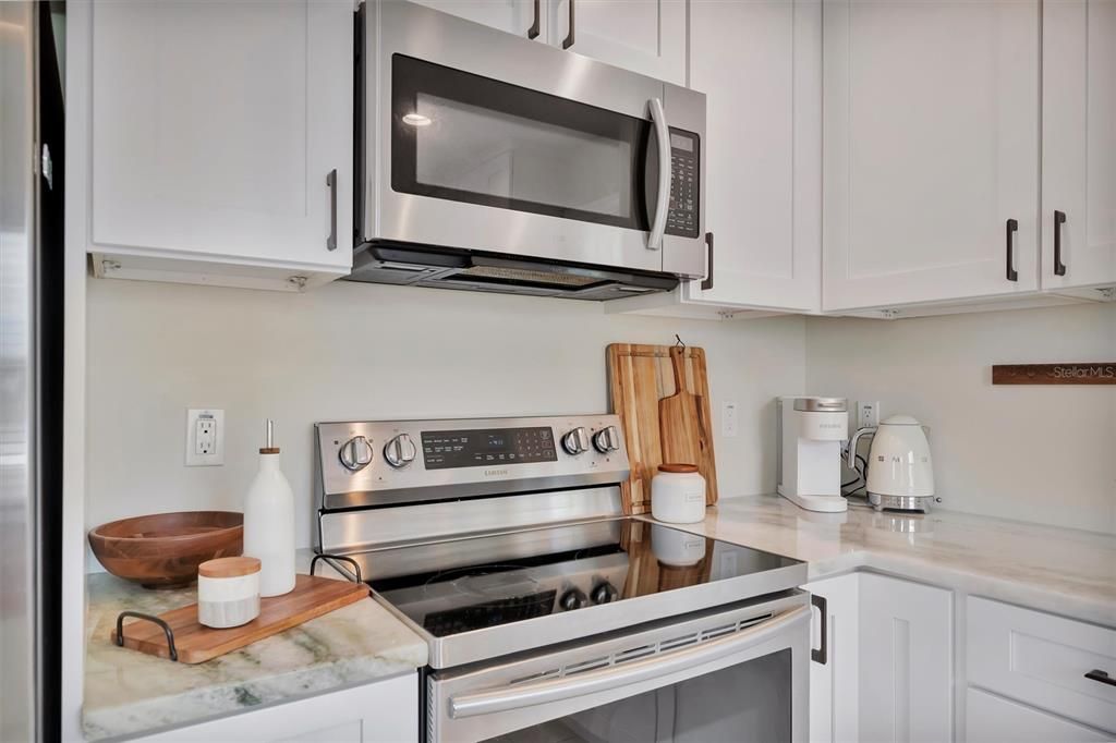 For Sale: $1,200,000 (4 beds, 3 baths, 2387 Square Feet)