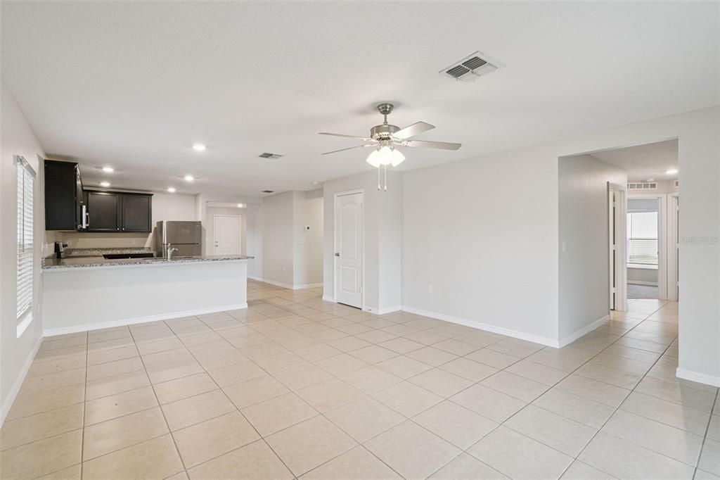 For Sale: $319,900 (4 beds, 2 baths, 1842 Square Feet)