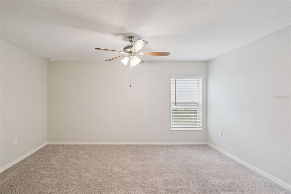 For Sale: $319,900 (4 beds, 2 baths, 1842 Square Feet)