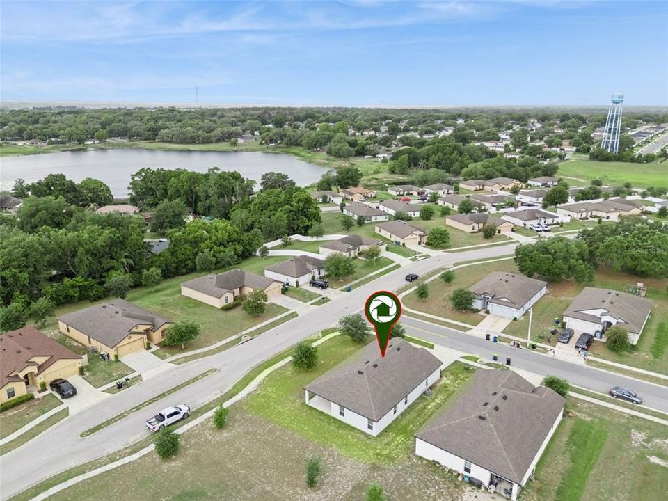 For Sale: $319,900 (4 beds, 2 baths, 1842 Square Feet)