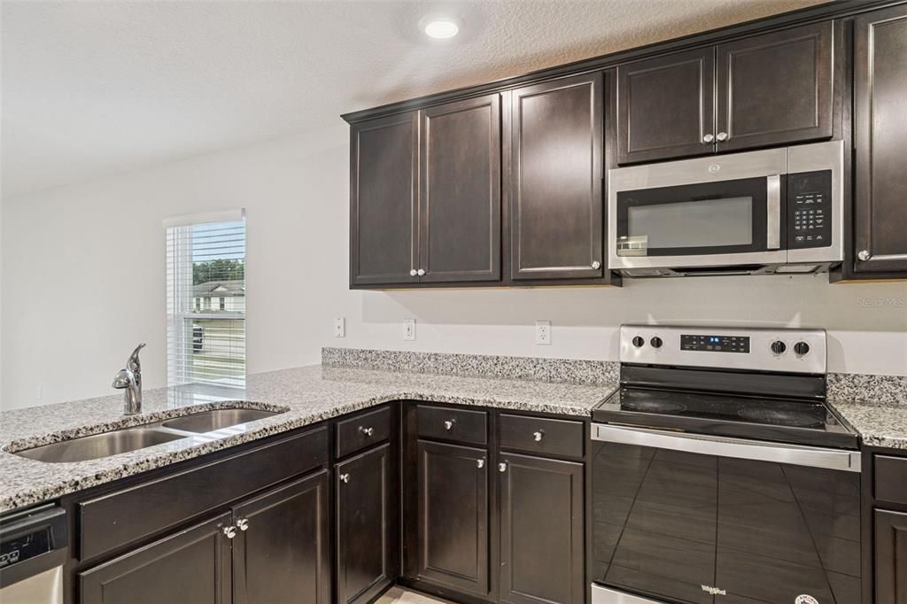 For Sale: $319,900 (4 beds, 2 baths, 1842 Square Feet)