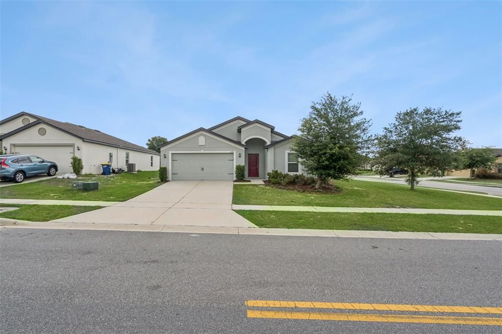 For Sale: $319,900 (4 beds, 2 baths, 1842 Square Feet)