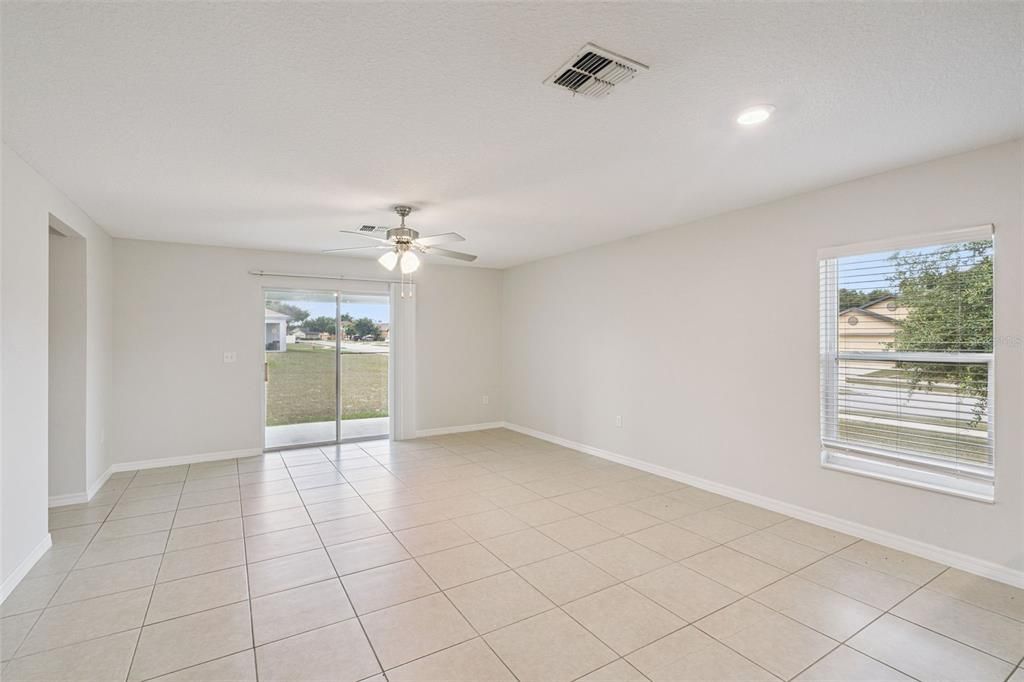 For Sale: $319,900 (4 beds, 2 baths, 1842 Square Feet)