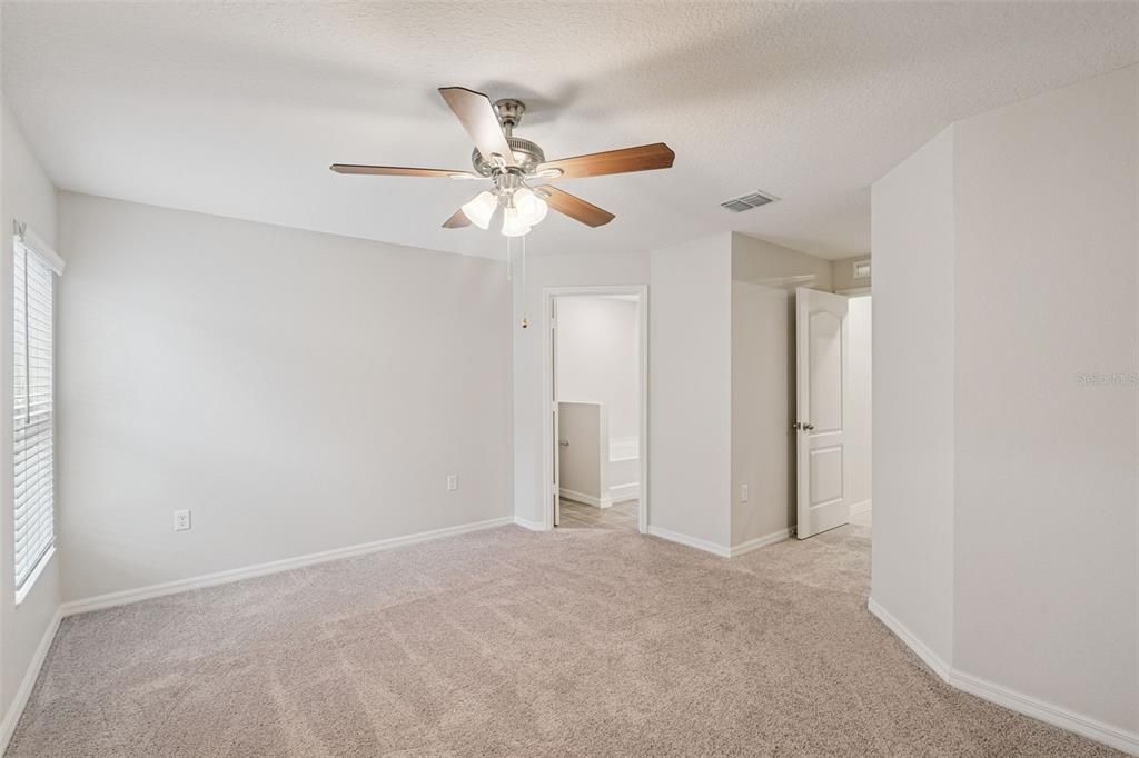 For Sale: $319,900 (4 beds, 2 baths, 1842 Square Feet)