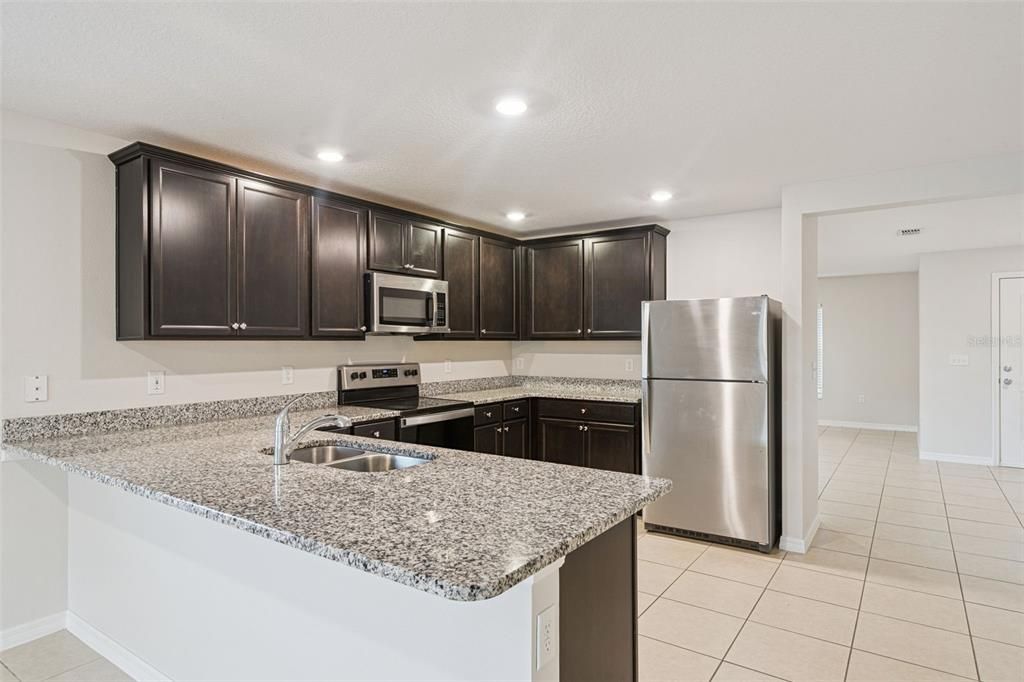 For Sale: $319,900 (4 beds, 2 baths, 1842 Square Feet)
