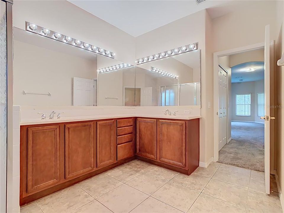 В аренду: $2,600 (4 спален, 3 ванн, 2630 Квадратных фут)