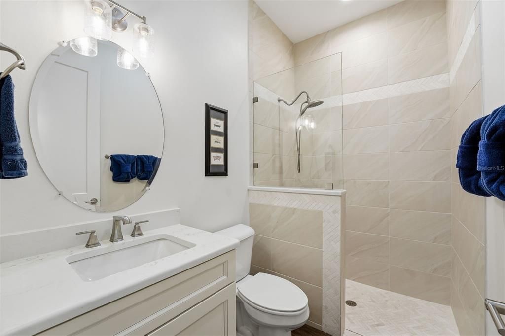 For Sale: $425,000 (2 beds, 2 baths, 1270 Square Feet)
