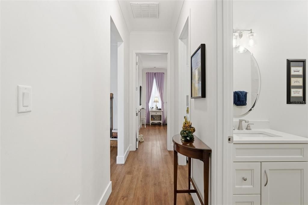 For Sale: $425,000 (2 beds, 2 baths, 1270 Square Feet)