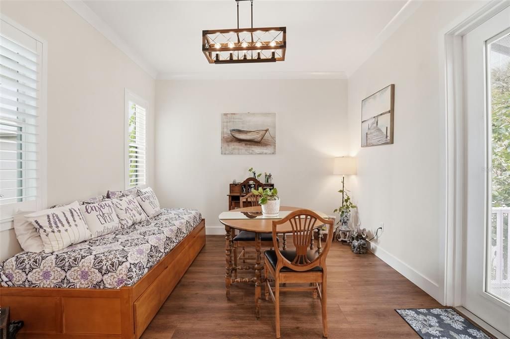 For Sale: $425,000 (2 beds, 2 baths, 1270 Square Feet)