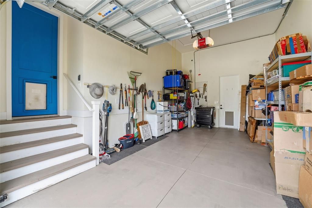 For Sale: $425,000 (2 beds, 2 baths, 1270 Square Feet)