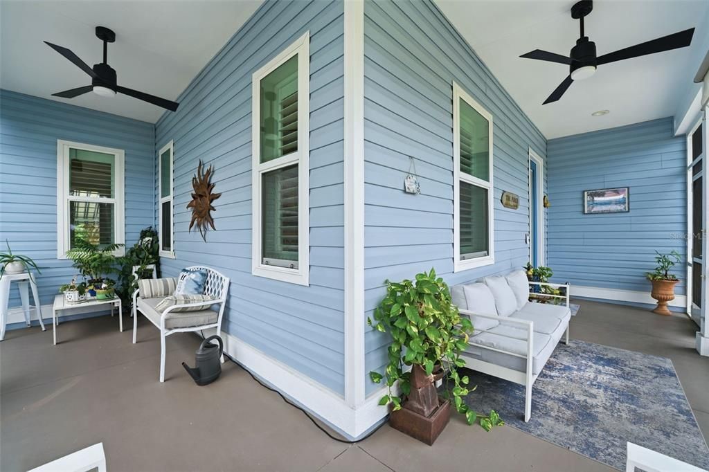 For Sale: $425,000 (2 beds, 2 baths, 1270 Square Feet)