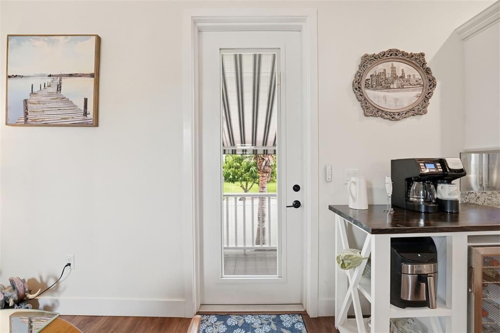 For Sale: $425,000 (2 beds, 2 baths, 1270 Square Feet)