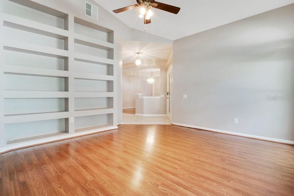 For Sale: $625,000 (4 beds, 3 baths, 2333 Square Feet)