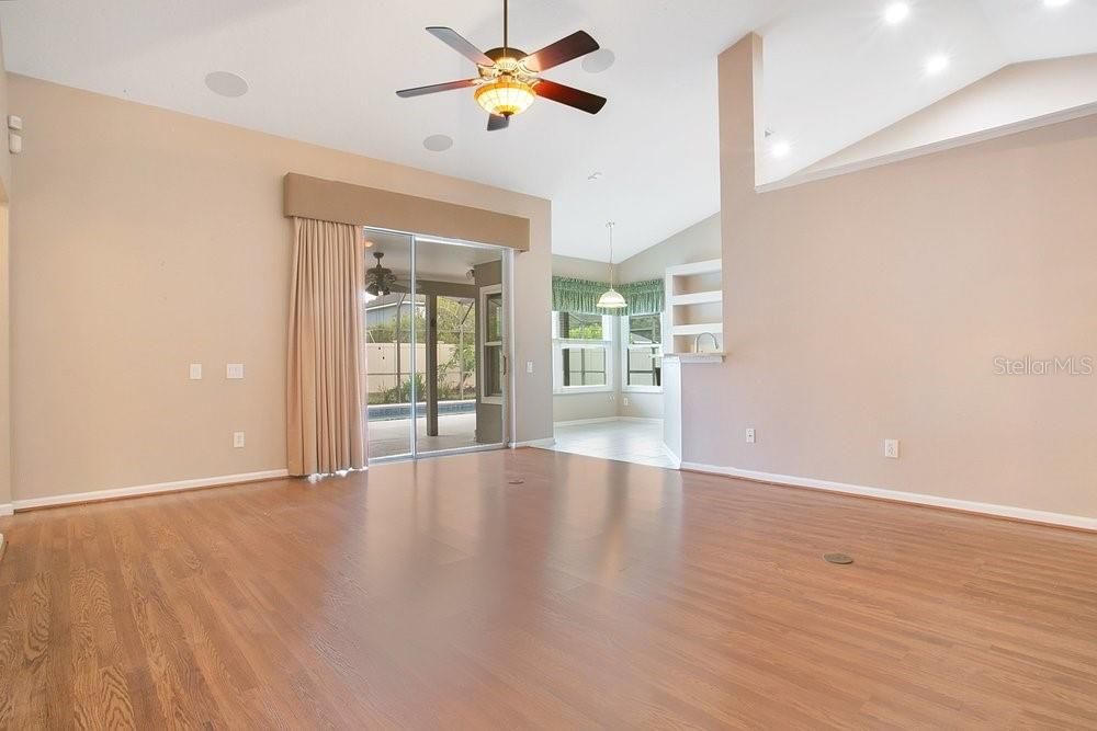 For Sale: $625,000 (4 beds, 3 baths, 2333 Square Feet)