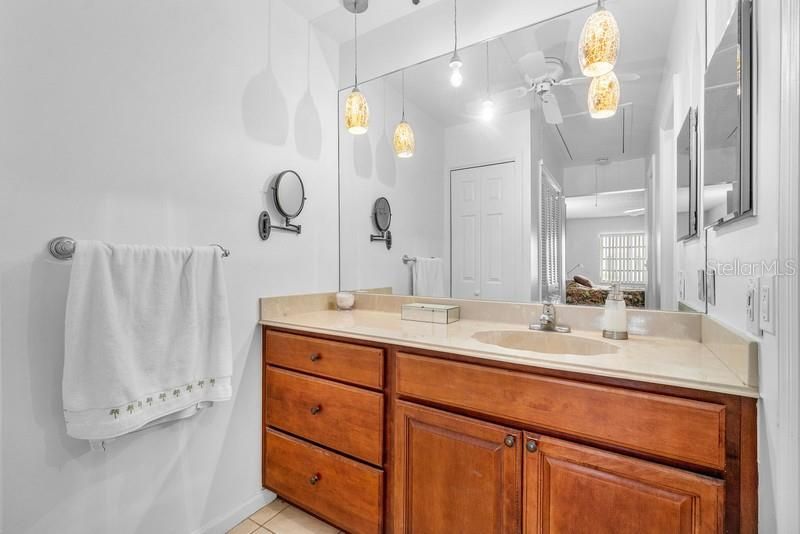 For Sale: $224,700 (2 beds, 2 baths, 1238 Square Feet)