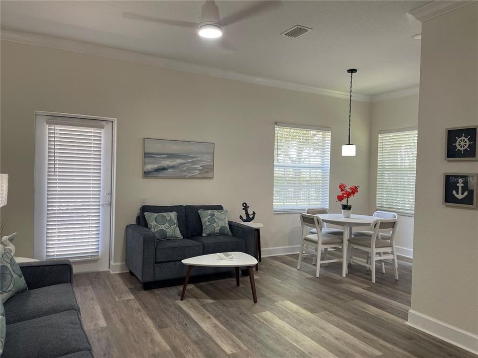 En Venta: $349,000 (3 camas, 2 baños, 1445 Pies cuadrados)