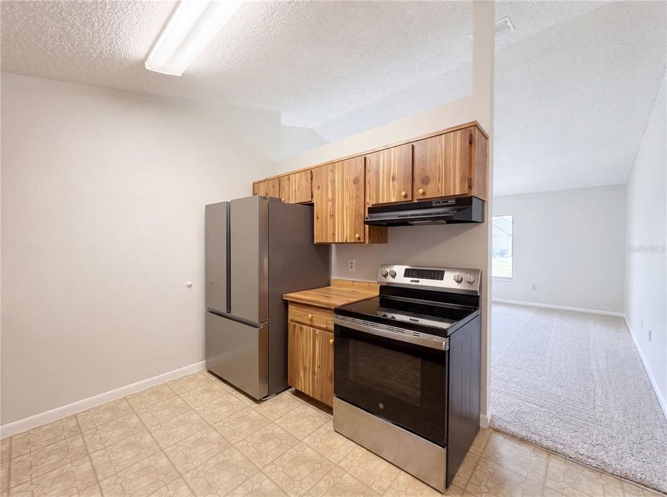 For Sale: $213,000 (2 beds, 1 baths, 900 Square Feet)