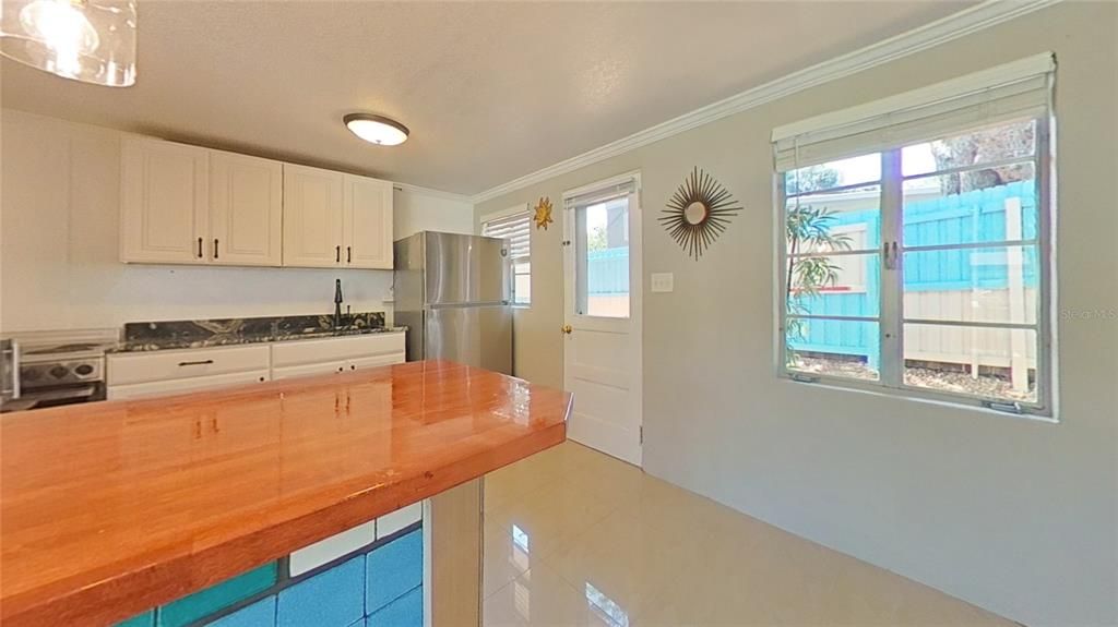 En Venta: $225,000 (2 camas, 1 baños, 830 Pies cuadrados)