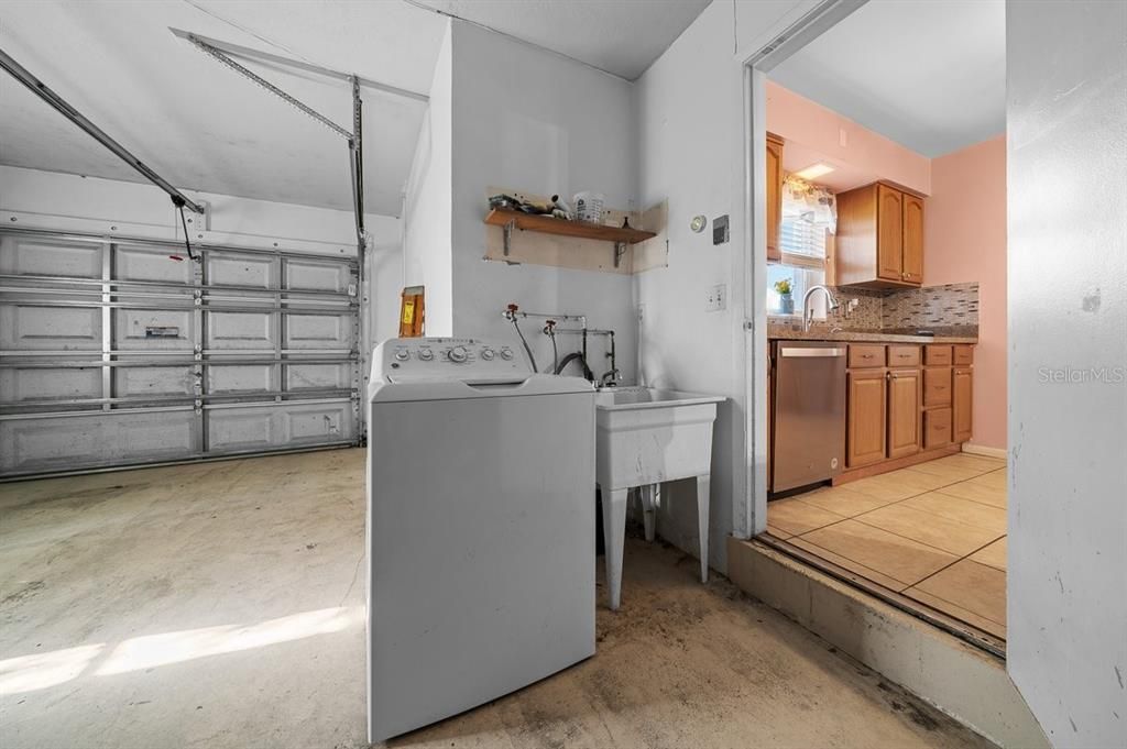 For Rent: $1,800 (3 beds, 2 baths, 1411 Square Feet)