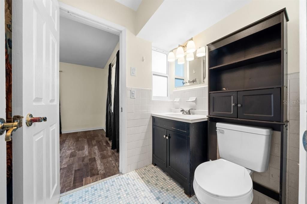 For Rent: $1,800 (3 beds, 2 baths, 1411 Square Feet)