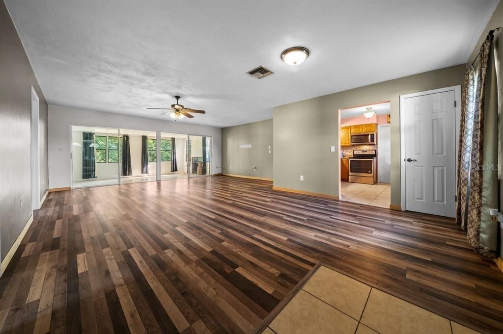 For Rent: $1,800 (3 beds, 2 baths, 1411 Square Feet)