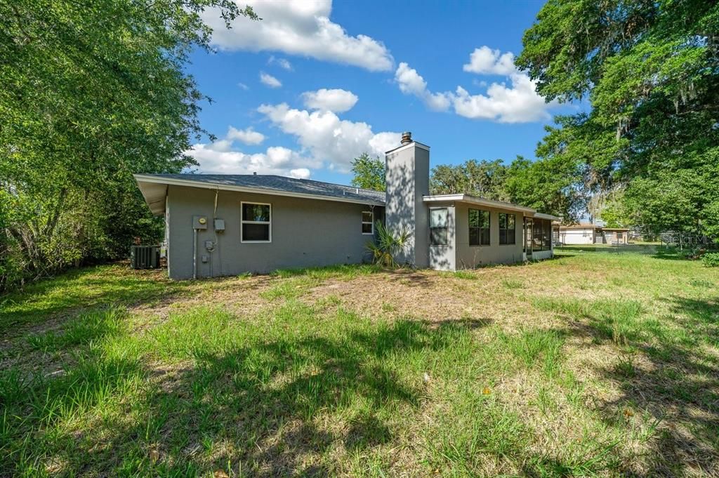 For Rent: $1,800 (3 beds, 2 baths, 1411 Square Feet)