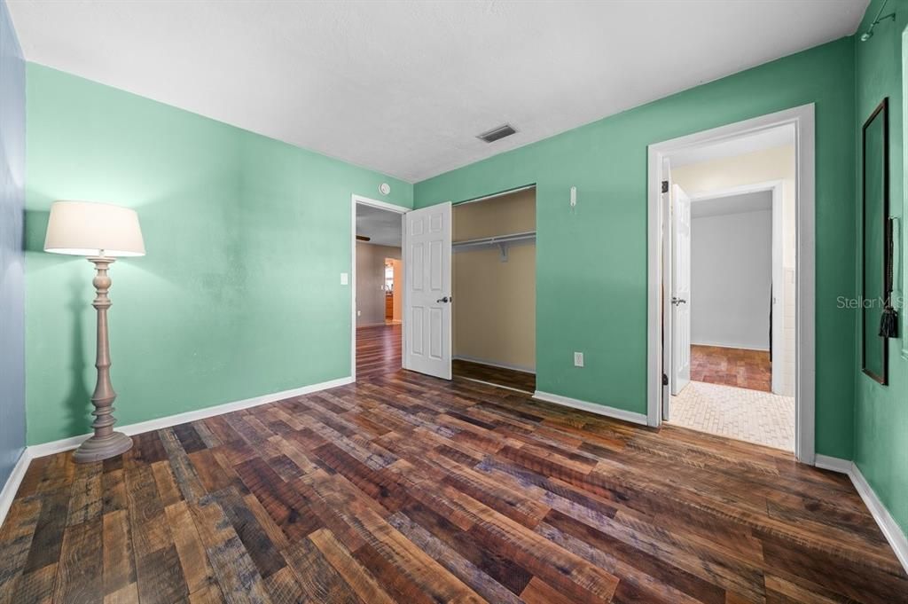 For Rent: $1,800 (3 beds, 2 baths, 1411 Square Feet)