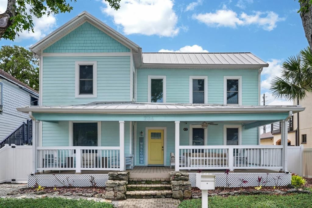 For Sale: $1,599,000 (5 beds, 6 baths, 3080 Square Feet)