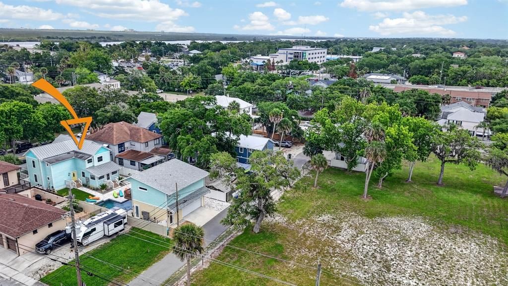 For Sale: $1,599,000 (5 beds, 6 baths, 3080 Square Feet)