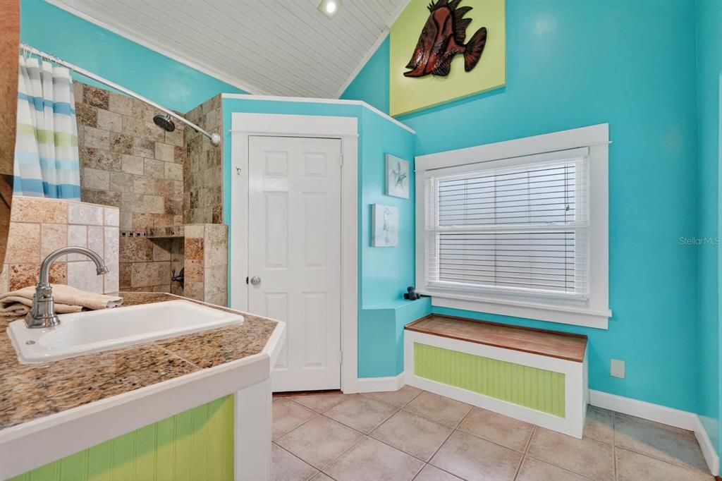For Sale: $1,599,000 (5 beds, 6 baths, 3080 Square Feet)