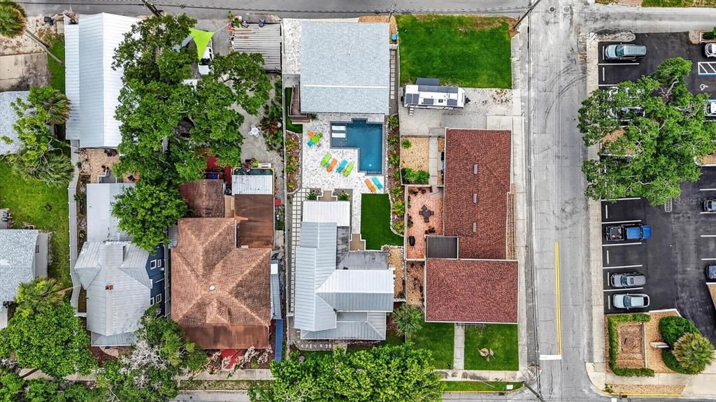 For Sale: $1,599,000 (5 beds, 6 baths, 3080 Square Feet)