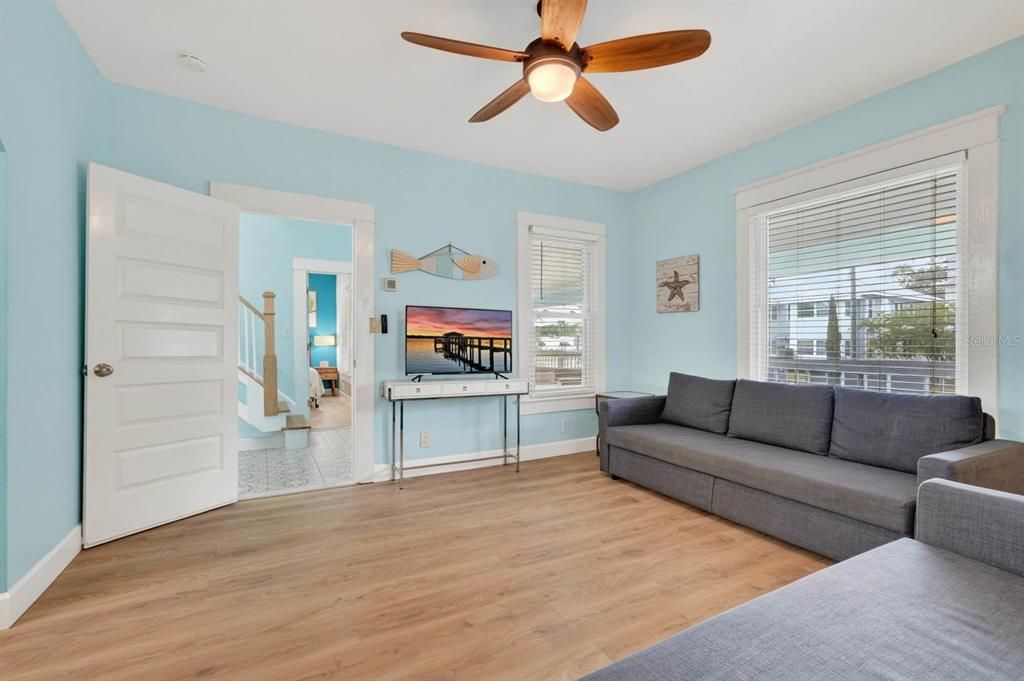 For Sale: $1,599,000 (5 beds, 6 baths, 3080 Square Feet)