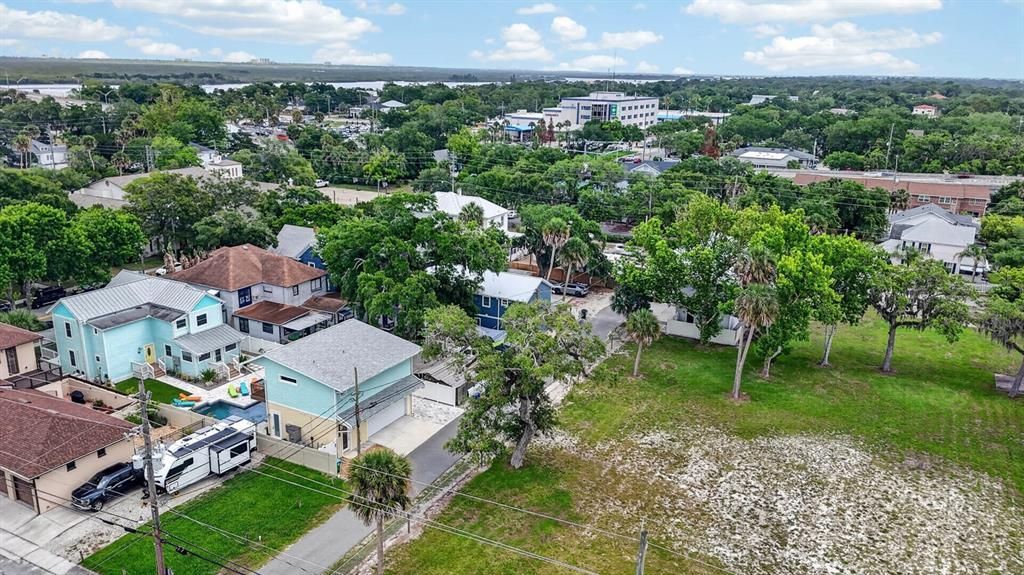 For Sale: $1,599,000 (5 beds, 6 baths, 3080 Square Feet)