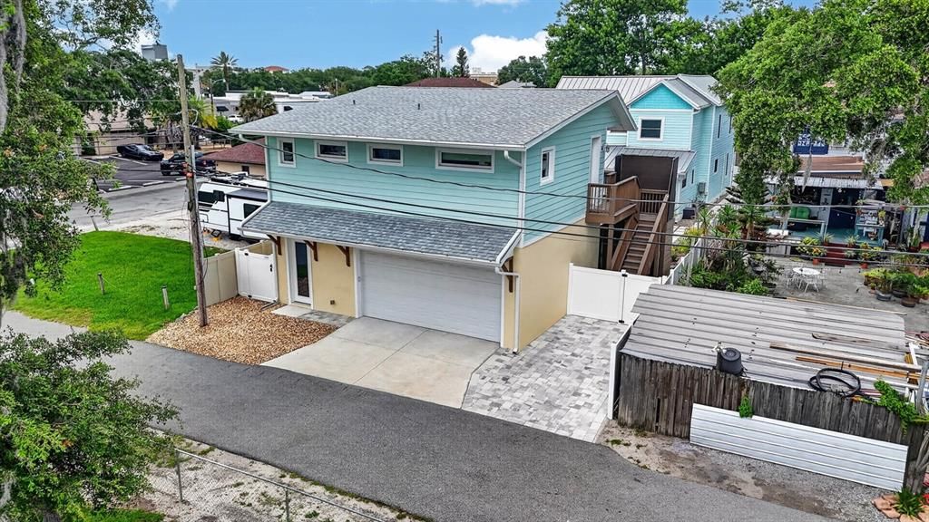 For Sale: $1,599,000 (5 beds, 6 baths, 3080 Square Feet)