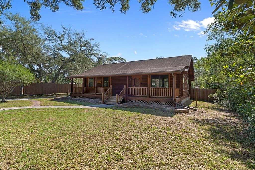 Active With Contract: $230,800 (2 beds, 2 baths, 1215 Square Feet)