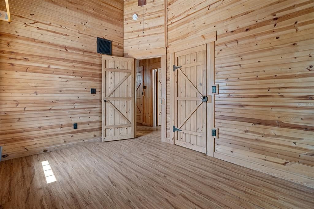 Active With Contract: $230,800 (2 beds, 2 baths, 1215 Square Feet)