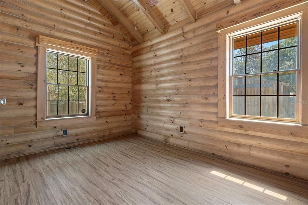 Active With Contract: $230,800 (2 beds, 2 baths, 1215 Square Feet)