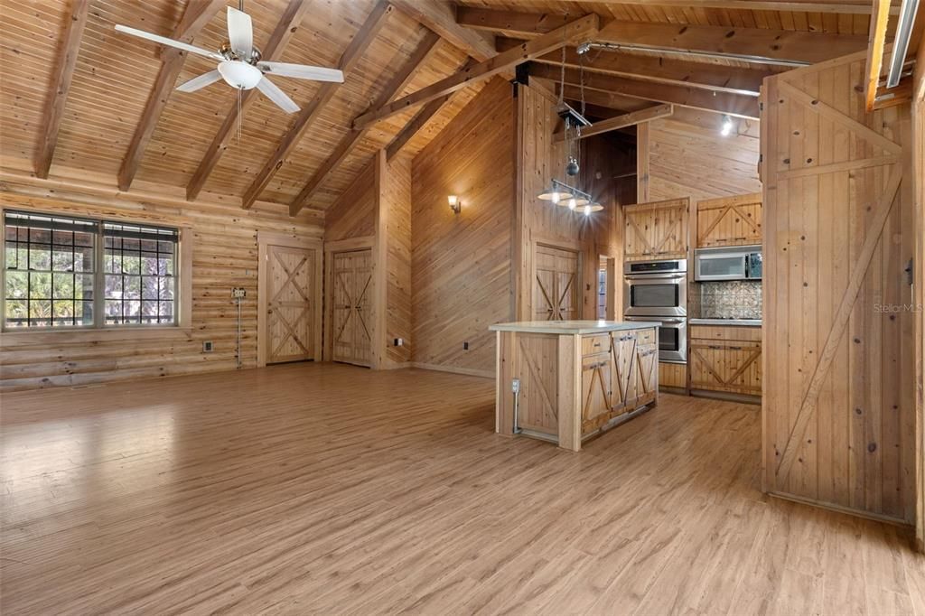 Active With Contract: $230,800 (2 beds, 2 baths, 1215 Square Feet)
