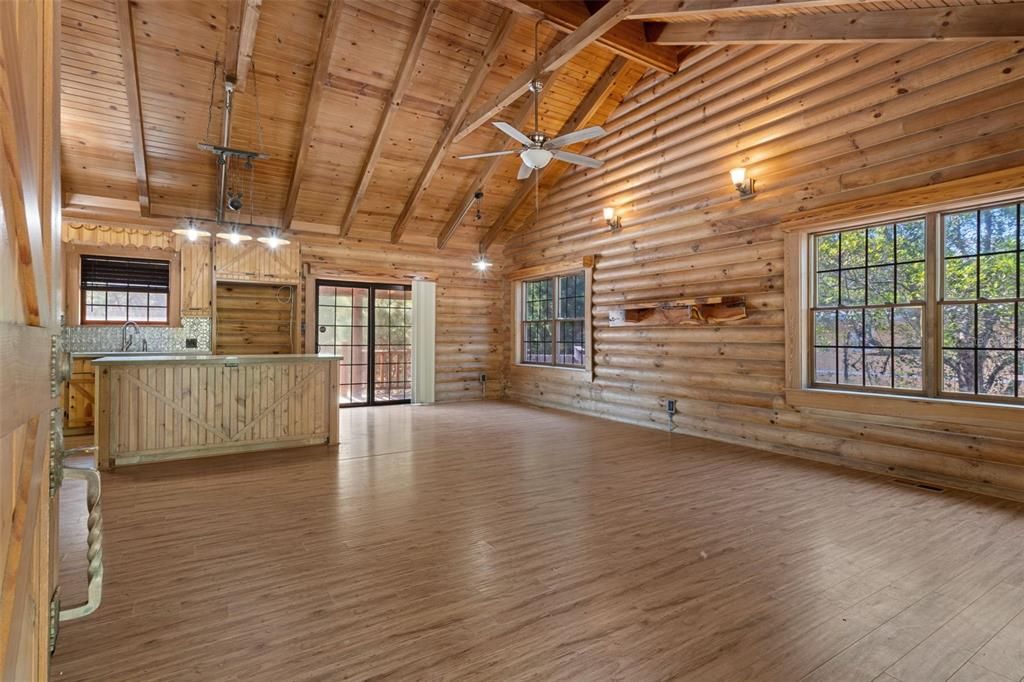 Active With Contract: $230,800 (2 beds, 2 baths, 1215 Square Feet)