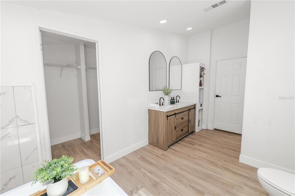Activo con contrato: $299,000 (3 camas, 2 baños, 1860 Pies cuadrados)