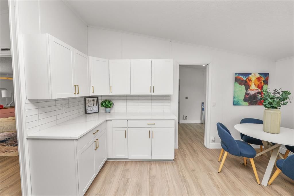 Activo con contrato: $299,000 (3 camas, 2 baños, 1860 Pies cuadrados)