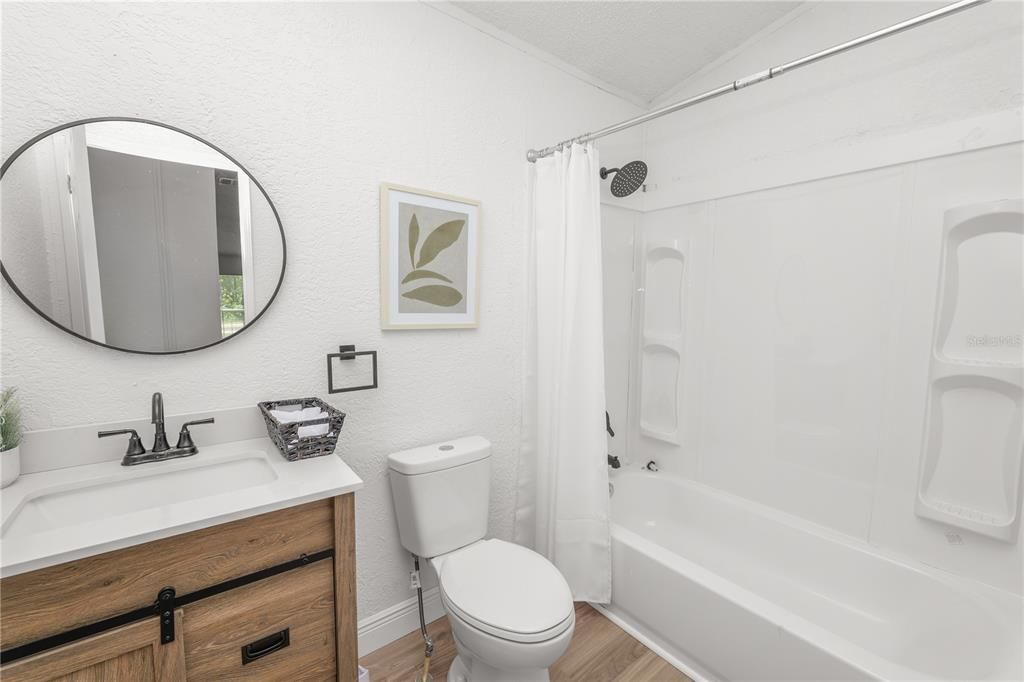 Activo con contrato: $299,000 (3 camas, 2 baños, 1860 Pies cuadrados)