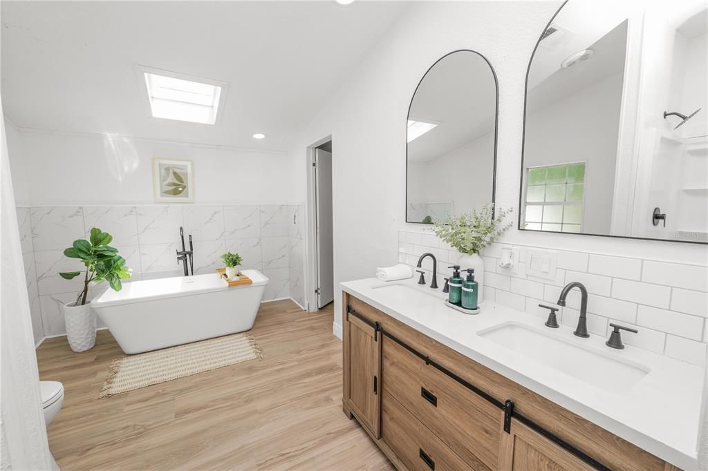 Activo con contrato: $299,000 (3 camas, 2 baños, 1860 Pies cuadrados)
