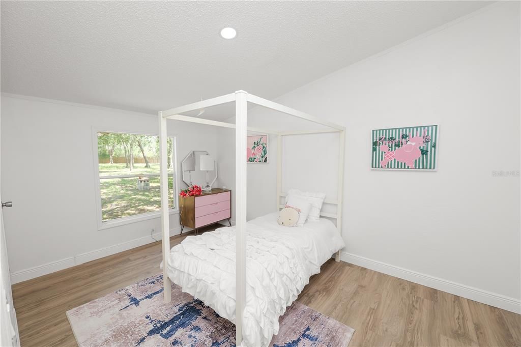 Activo con contrato: $299,000 (3 camas, 2 baños, 1860 Pies cuadrados)