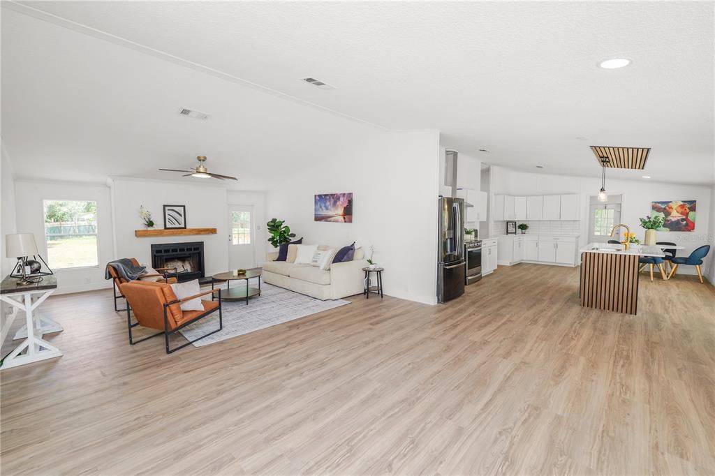 Activo con contrato: $299,000 (3 camas, 2 baños, 1860 Pies cuadrados)